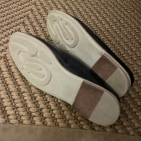 Black Leather Gentle Souls by Kenneth Cole Slip On Loafers - Picture 2 of 4